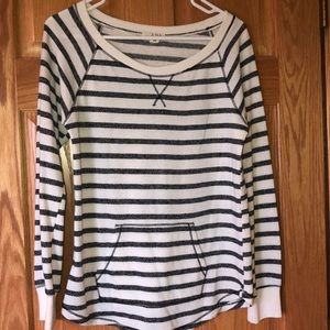 one clothing Women's Long Sleeve Striped Pullover Tee in White and Black